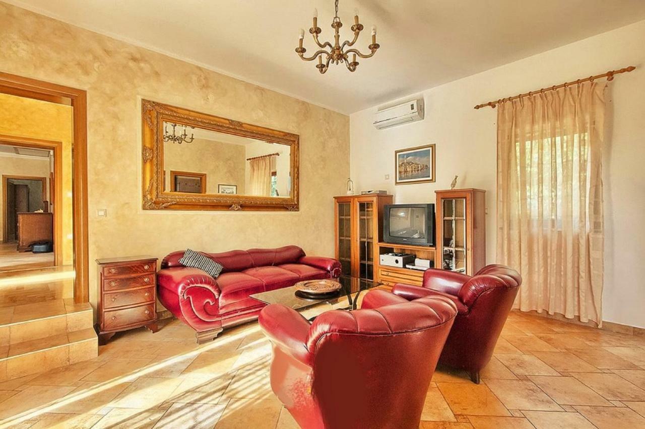 Holiday Home Sarita Шишан Экстерьер фото