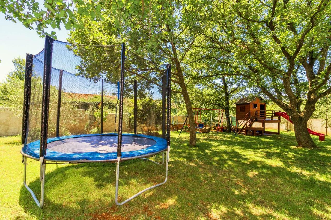 Holiday Home Sarita Шишан Экстерьер фото