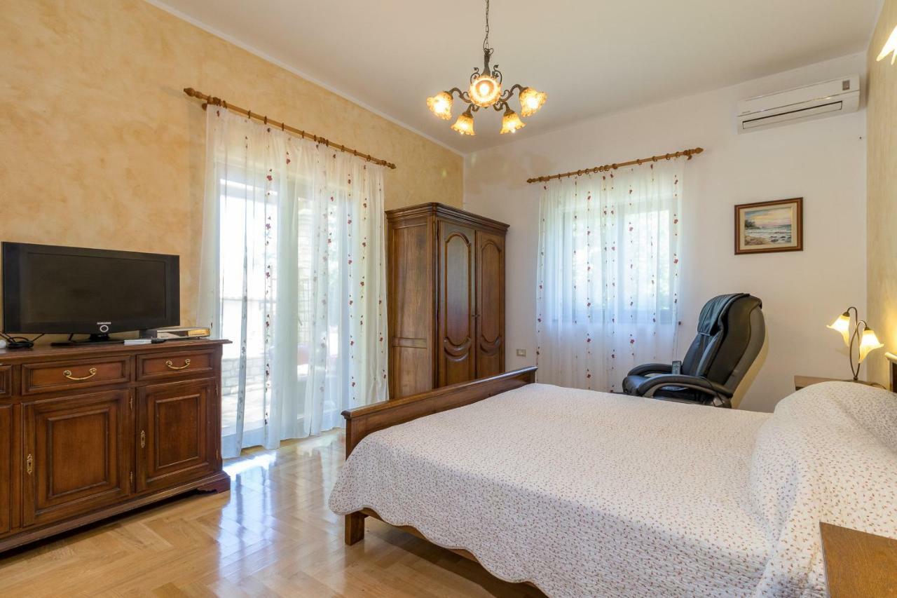 Holiday Home Sarita Шишан Экстерьер фото